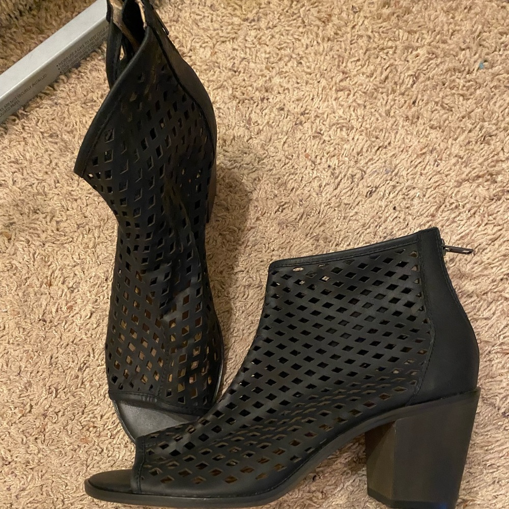 Kelsi dagger boots 8.5 NWOT